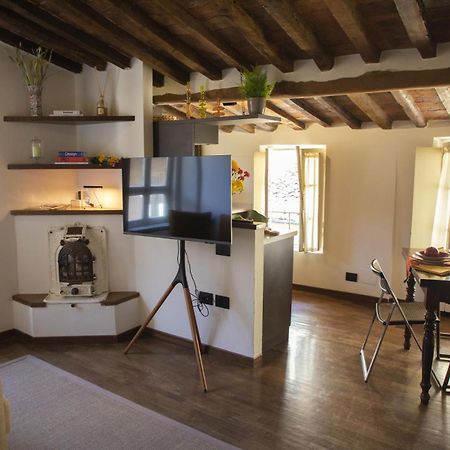 La Mansardina Beccheria Central Apartment 1 Double Bedroom, 1 Sofa Bed Lucca Exterior photo