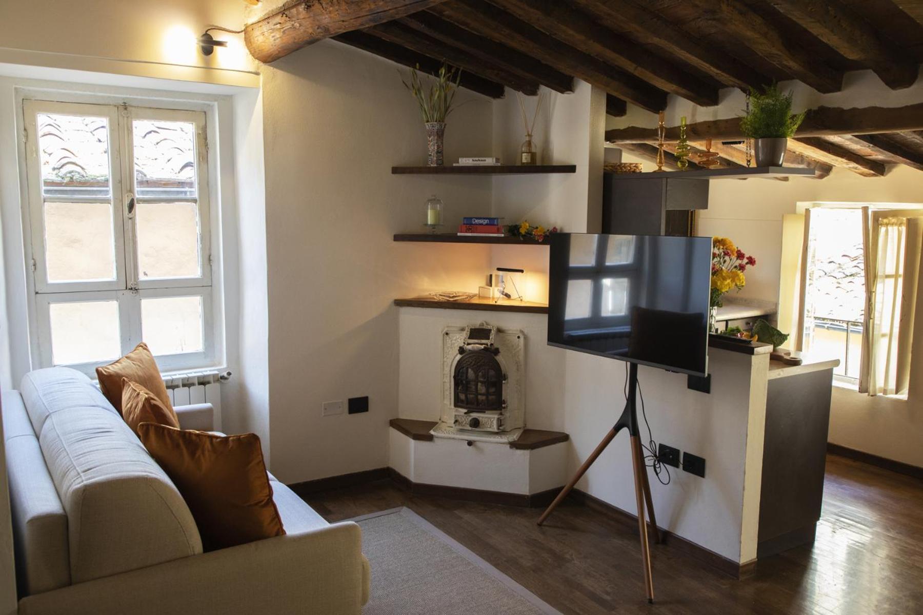 La Mansardina Beccheria Central Apartment 1 Double Bedroom, 1 Sofa Bed Lucca Exterior photo