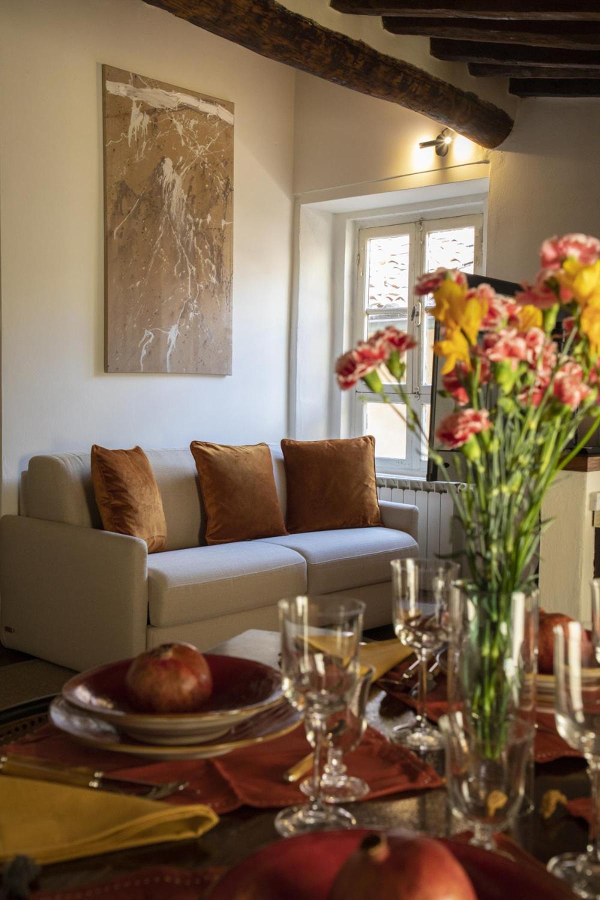La Mansardina Beccheria Central Apartment 1 Double Bedroom, 1 Sofa Bed Lucca Exterior photo