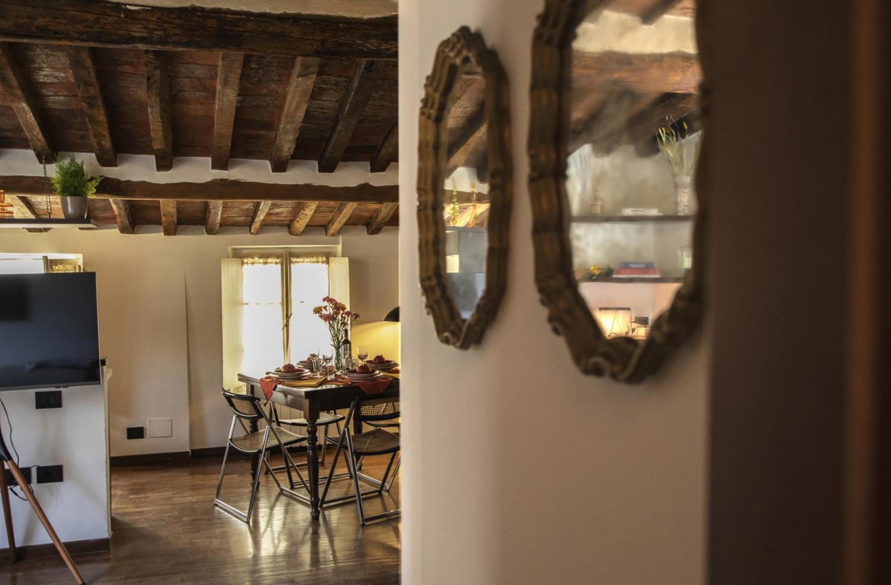 La Mansardina Beccheria Central Apartment 1 Double Bedroom, 1 Sofa Bed Lucca Exterior photo